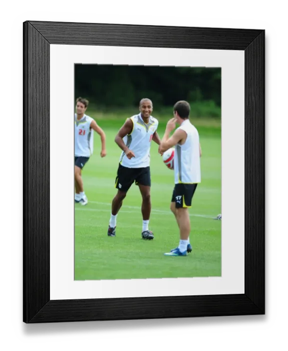 Framed Print : Bristol City First Team: Gearing Up for the 09-10 Season - Pre-Season Training Framed Print : Bristol City First Team: Gearing Up for the 09-10 Season - Pre-Season Training