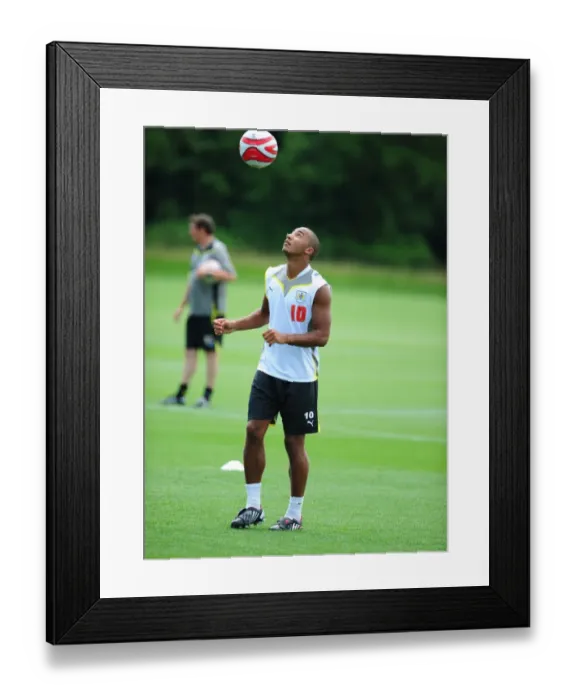 Framed Print : Bristol City First Team: Pre-Season Training 09-10 - Gearing Up for Season Framed Print : Bristol City First Team: Pre-Season Training 09-10 - Gearing Up for Season