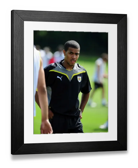 Framed Print : Bristol City First Team: Gearing Up for the 09-10 Season - Pre-Season Training Framed Print : Bristol City First Team: Gearing Up for the 09-10 Season - Pre-Season Training