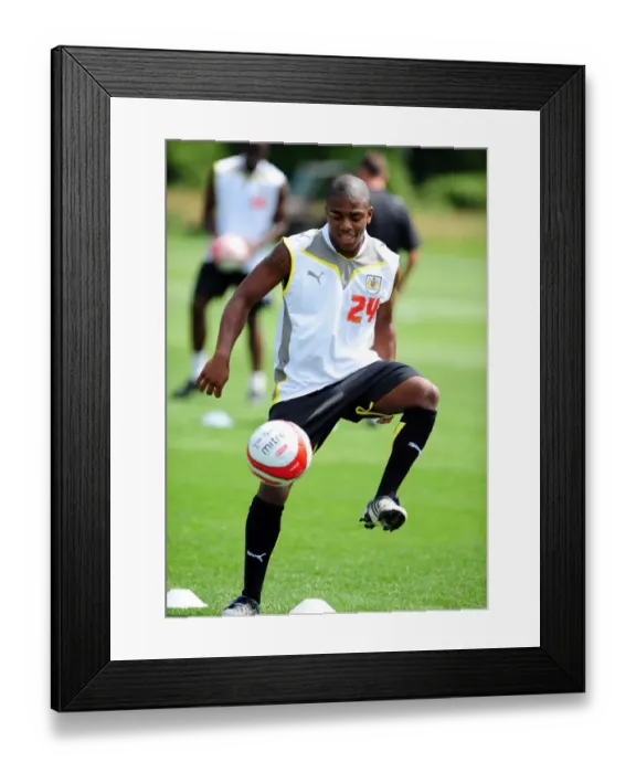 Framed Print : Bristol City First Team: Gearing Up for the 09-10 Season - Pre-Season Training Framed Print : Bristol City First Team: Gearing Up for the 09-10 Season - Pre-Season Training