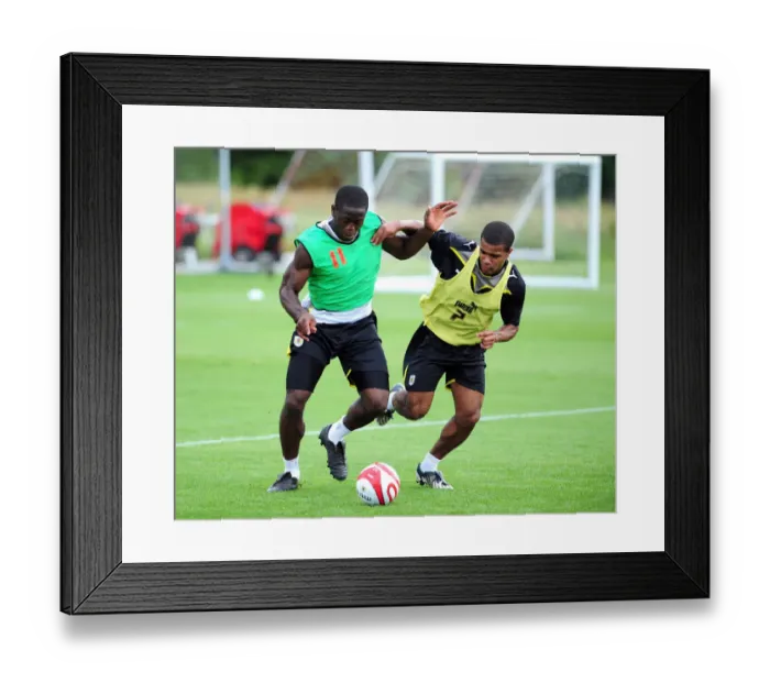 Framed Print : Bristol City First Team: Gearing Up for the 09-10 Season - Pre-Season Training Framed Print : Bristol City First Team: Gearing Up for the 09-10 Season - Pre-Season Training