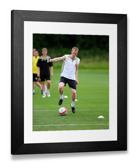 Framed Print : Bristol City First Team: Gearing Up for the 09-10 Season - Pre-Season Training Framed Print : Bristol City First Team: Gearing Up for the 09-10 Season - Pre-Season Training