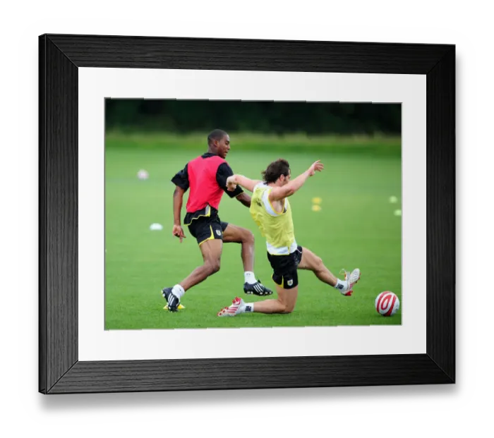 Framed Print : Bristol City First Team: Gearing Up for the 09-10 Season - Pre-Season Training Framed Print : Bristol City First Team: Gearing Up for the 09-10 Season - Pre-Season Training