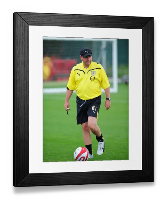 Framed Print : Bristol City First Team: Pre-Season Training 09-10 - Gearing Up for the New Season