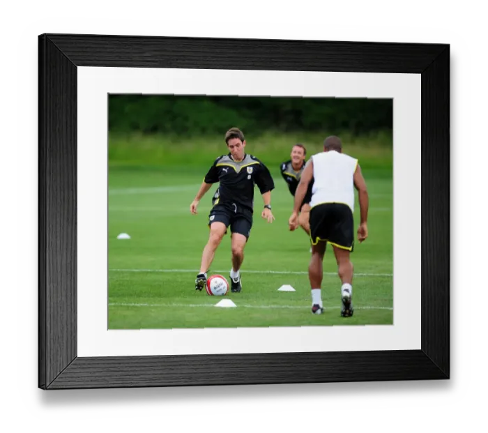 Framed Print : Bristol City First Team: Gearing Up for the 09-10 Season - Pre-Season Training Framed Print : Bristol City First Team: Gearing Up for the 09-10 Season - Pre-Season Training