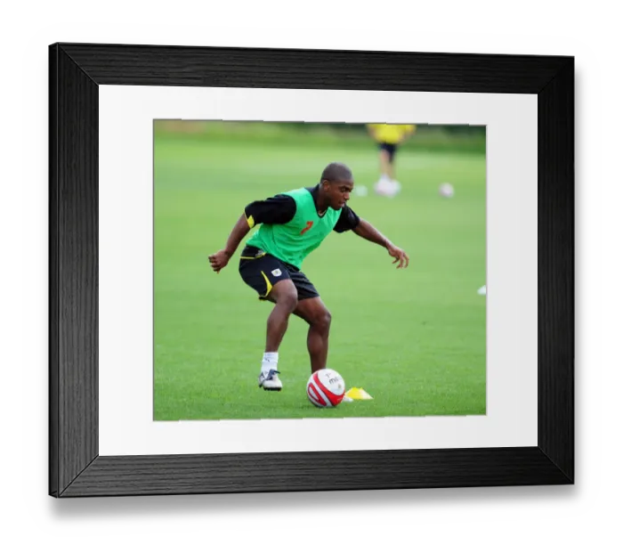 Framed Print : Bristol City First Team: Gearing Up for the 09-10 Season - Pre-Season Training Framed Print : Bristol City First Team: Gearing Up for the 09-10 Season - Pre-Season Training