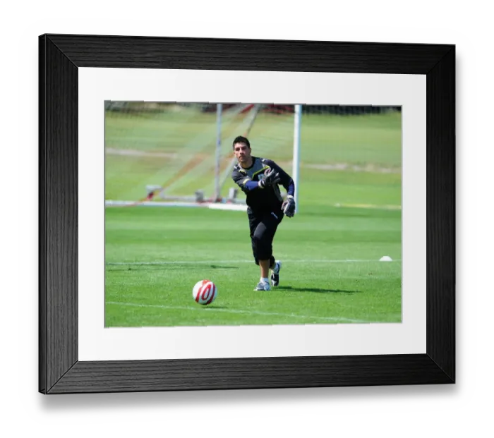 Framed Print : United in Pre-Season Training: Bristol City First Team (09-10) Framed Print : United in Pre-Season Training: Bristol City First Team (09-10)