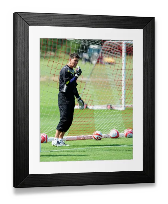 Framed Print : Bristol City First Team: Pre-Season Training 09-10 - Gearing Up for the New Season Framed Print : Bristol City First Team: Pre-Season Training 09-10 - Gearing Up for the New Season
