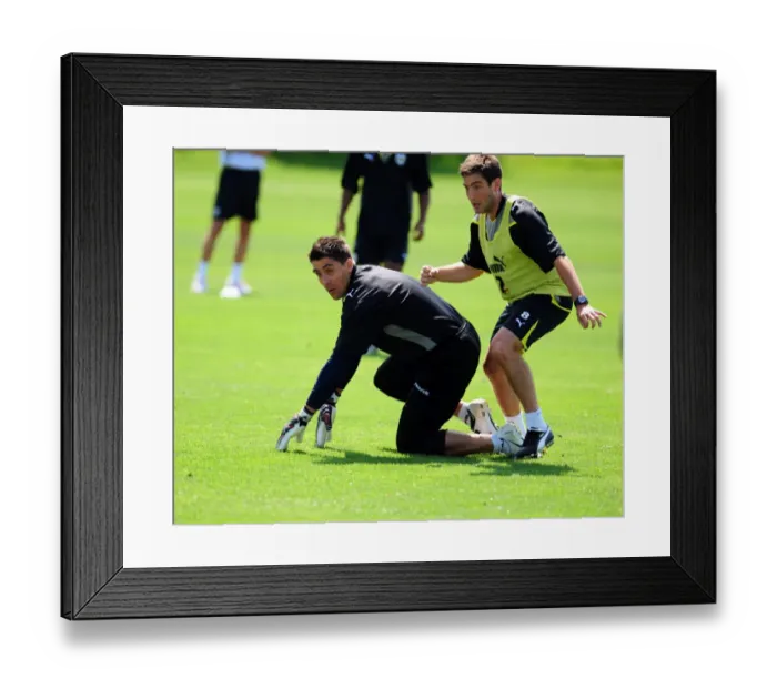 Framed Print : Bristol City First Team: Gearing Up for the 09-10 Season - Pre-Season Training Framed Print : Bristol City First Team: Gearing Up for the 09-10 Season - Pre-Season Training
