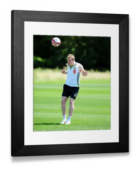 Framed Print : Bristol City First Team: Gearing Up for the 09-10 Season - Pre-Season Training Framed Print : Bristol City First Team: Gearing Up for the 09-10 Season - Pre-Season Training