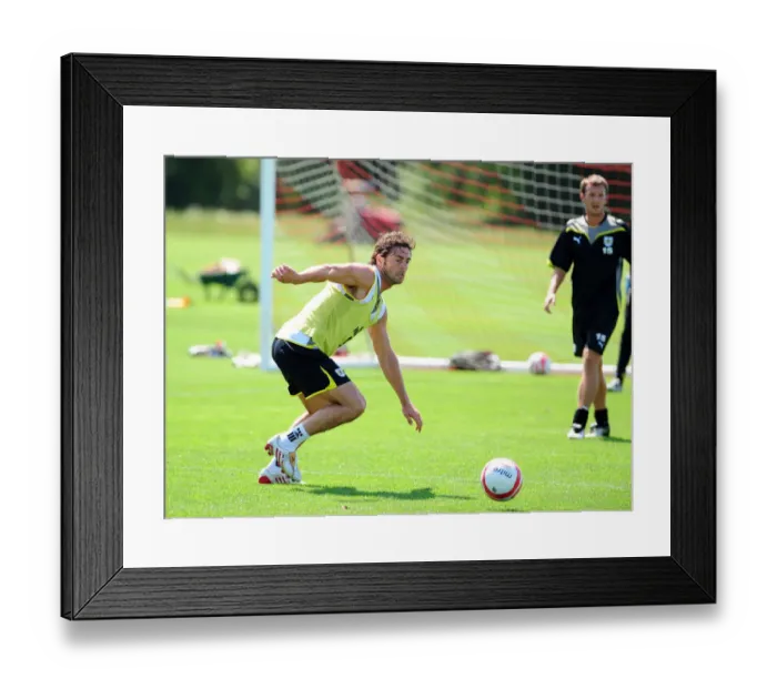 Framed Print : Bristol City First Team: Gearing Up for the 09-10 Season - Pre-Season Training Framed Print : Bristol City First Team: Gearing Up for the 09-10 Season - Pre-Season Training