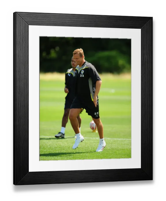 Framed Print : Bristol City First Team: Gearing Up for the 09-10 Season - Pre-Season Training Framed Print : Bristol City First Team: Gearing Up for the 09-10 Season - Pre-Season Training