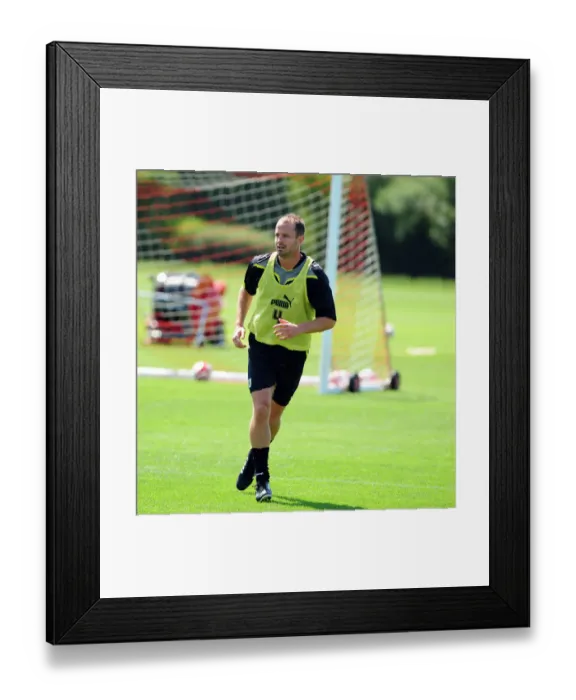 Framed Print : On the Road to Glory: Pre-Season Training 09-10 - Bristol City FC First Team Framed Print : On the Road to Glory: Pre-Season Training 09-10 - Bristol City FC First Team