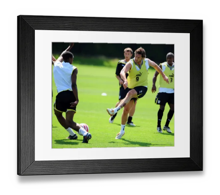 Framed Print : Bristol City First Team: Gearing Up for the 09-10 Season - Pre-Season Training Framed Print : Bristol City First Team: Gearing Up for the 09-10 Season - Pre-Season Training