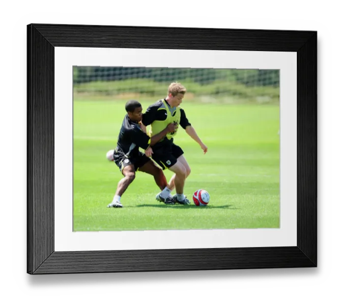 Framed Print : Bristol City First Team: 09-10 Pre-Season Training - Gearing Up for the New Campaign Framed Print : Bristol City First Team: 09-10 Pre-Season Training - Gearing Up for the New Campaign