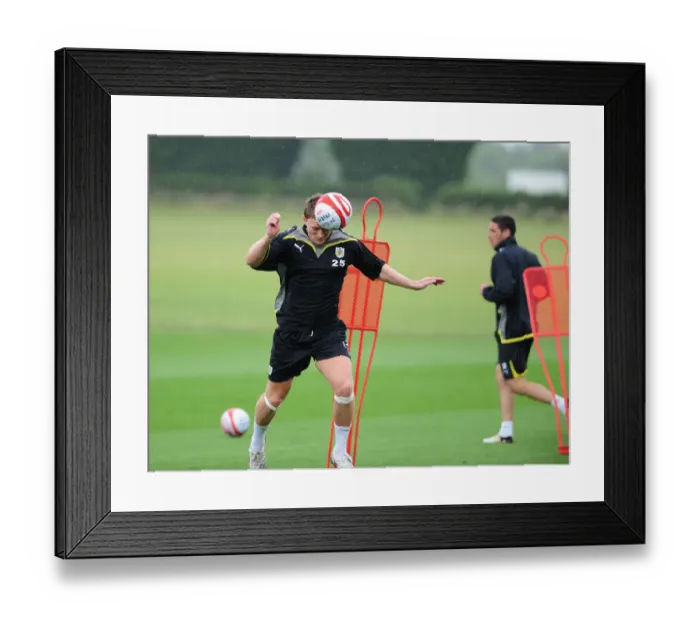 Framed Print : Bristol City First Team: Pre-Season Training 09-10 - Gearing Up for the New Season Framed Print : Bristol City First Team: Pre-Season Training 09-10 - Gearing Up for the New Season