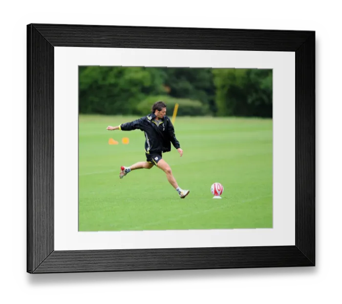 Framed Print : Bristol City First Team: Pre-Season Training 09-10 - Gearing Up for the New Season Framed Print : Bristol City First Team: Pre-Season Training 09-10 - Gearing Up for the New Season