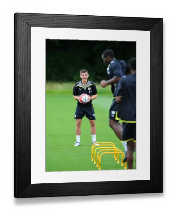 Framed Print : Bristol City First Team: Gearing Up for the 09-10 Season - Pre-Season Training Framed Print : Bristol City First Team: Gearing Up for the 09-10 Season - Pre-Season Training