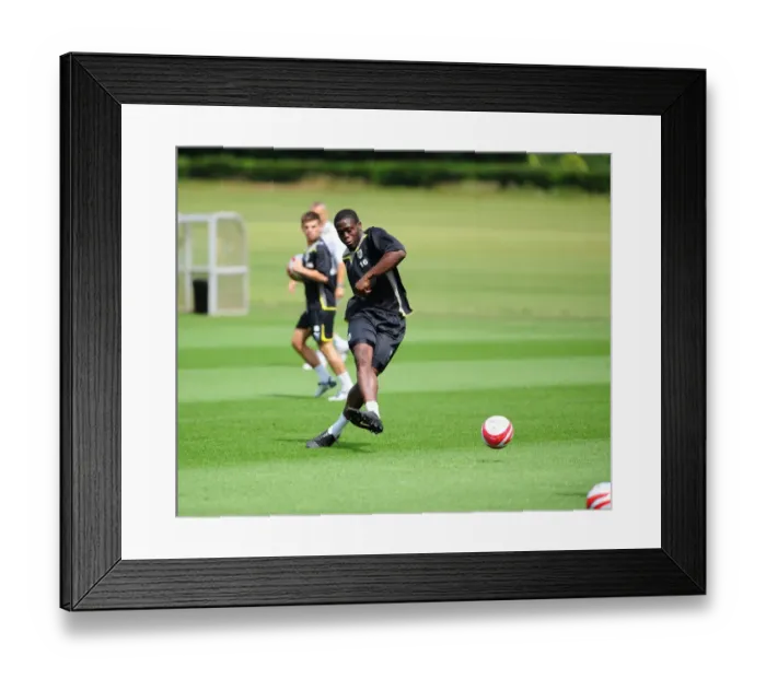 Framed Print : Bristol City First Team: Gearing Up for the 09-10 Season - Pre-Season Training Framed Print : Bristol City First Team: Gearing Up for the 09-10 Season - Pre-Season Training