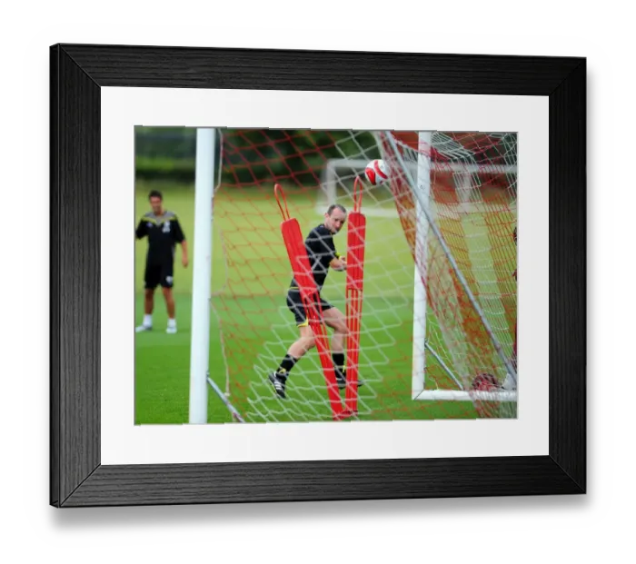 Framed Print : Bristol City First Team: Gearing Up for the 09-10 Season - Pre-Season Training Framed Print : Bristol City First Team: Gearing Up for the 09-10 Season - Pre-Season Training