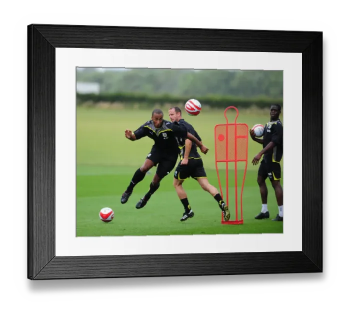Framed Print : Bristol City First Team: Gearing Up for the 09-10 Season - Pre-Season Training Framed Print : Bristol City First Team: Gearing Up for the 09-10 Season - Pre-Season Training