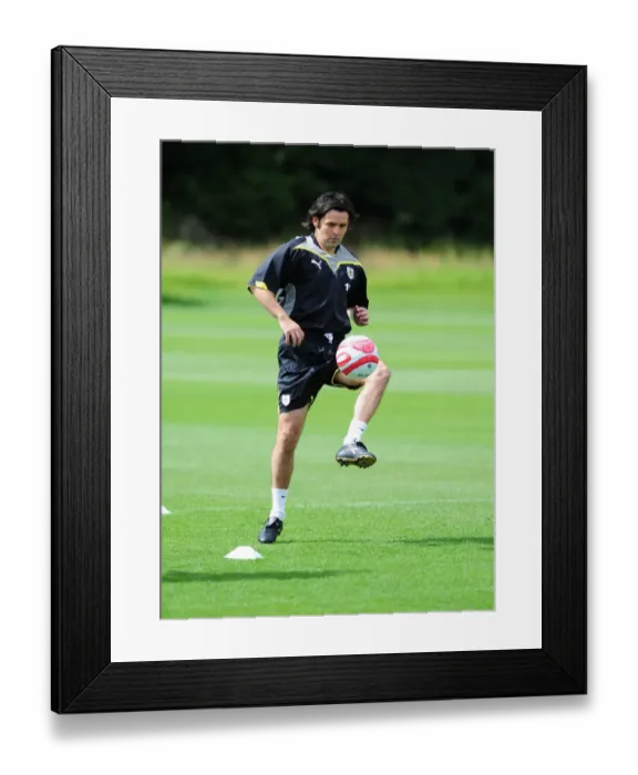 Framed Print : Bristol City First Team: Gearing Up for the 09-10 Season - Pre-Season Training Framed Print : Bristol City First Team: Gearing Up for the 09-10 Season - Pre-Season Training
