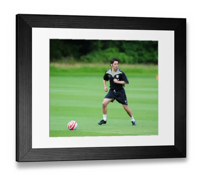 Framed Print : Bristol City First Team: Gearing Up for Action - Pre-Season Training 09-10 Framed Print : Bristol City First Team: Gearing Up for Action - Pre-Season Training 09-10