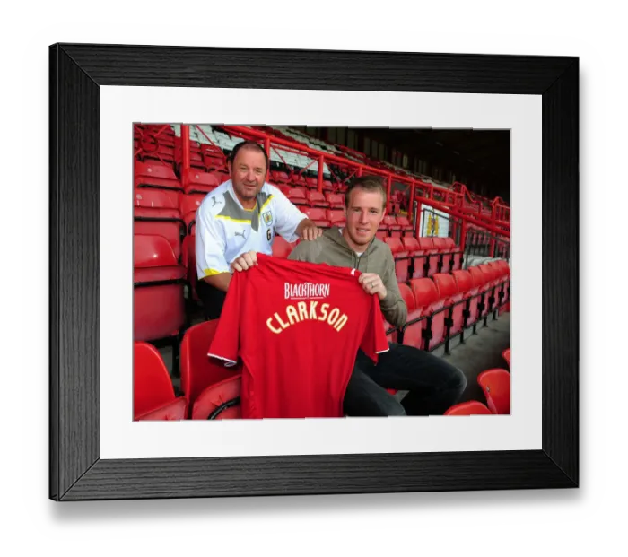 Framed Print : Fresh Faces: New Signings of Bristol City First Team, 09-10 Season