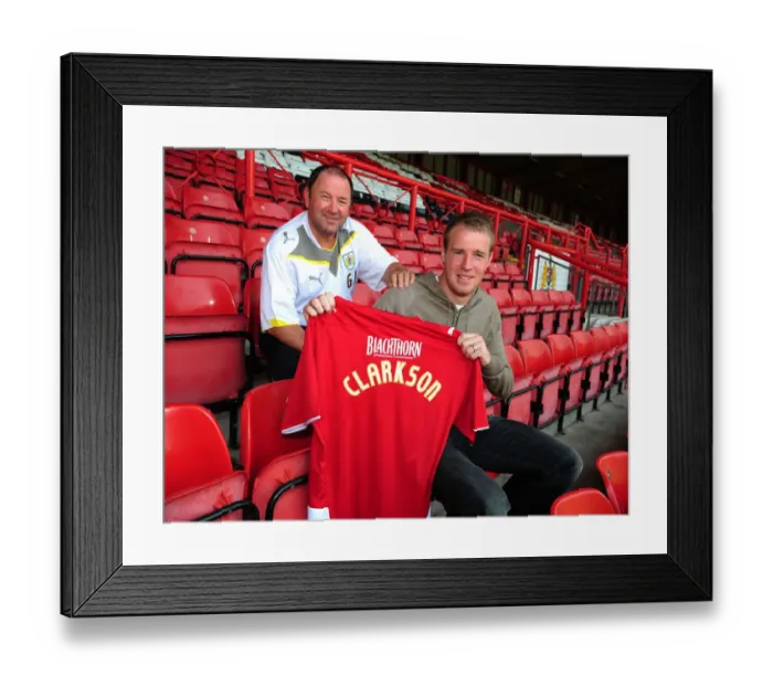 Framed Print : Bristol City First Team: Season 09-10 - New Faces: Fresh Signings Framed Print : Bristol City First Team: Season 09-10 - New Faces: Fresh Signings