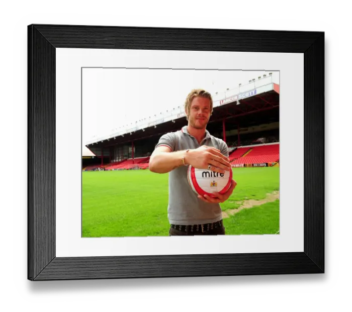 Framed Print : Bristol City First Team: 09-10 - New Signings: Fresh Faces