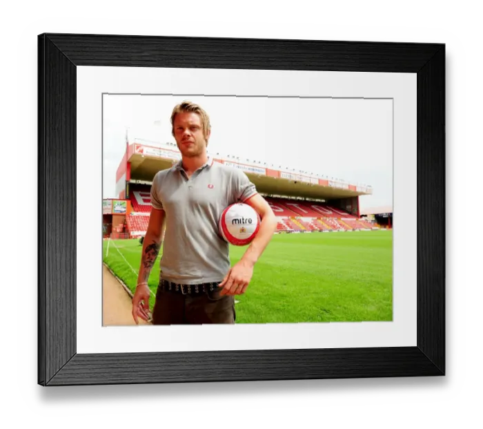Framed Print : New Signings: Bristol City First Team - Season 09-10 Framed Print : New Signings: Bristol City First Team - Season 09-10