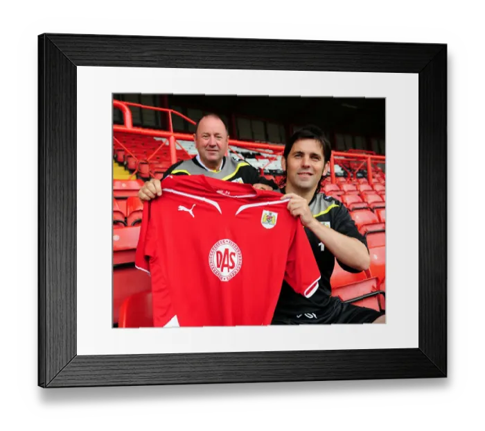 Framed Print : New Signings: Fresh Faces of Bristol City First Team (09-10 Season)