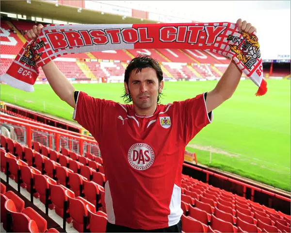 Bristol City First Team: Star Arrivals - New Signings 09-10