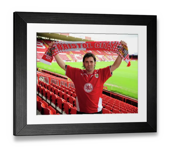 Framed Print : Bristol City First Team: Star Arrivals - New Signings 09-10 Framed Print : Bristol City First Team: Star Arrivals - New Signings 09-10