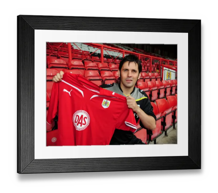 Framed Print : Bristol City First Team: 09-10 Season - Fresh Faces: New Signings