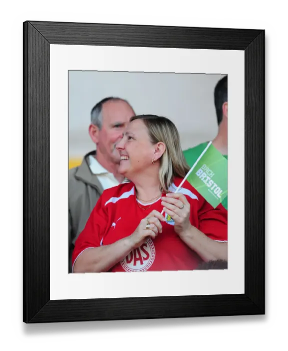 Framed Print : Bristol City vs Ajax: Pre-Season Friendly - Season 09-10 Framed Print : Bristol City vs Ajax: Pre-Season Friendly - Season 09-10