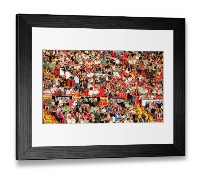 Framed Print : Bristol City vs Ajax: Pre-Season Friendly - 09-10 Framed Print : Bristol City vs Ajax: Pre-Season Friendly - 09-10
