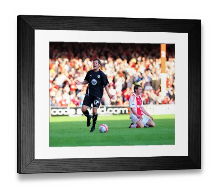 Framed Print : Bristol City vs Ajax: Pre-Season Friendly - 09-10 Framed Print : Bristol City vs Ajax: Pre-Season Friendly - 09-10