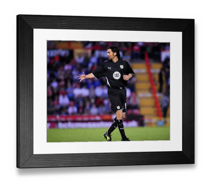 Framed Print : Bristol City vs Ajax: Pre-Season Friendly - Season 09-10 Framed Print : Bristol City vs Ajax: Pre-Season Friendly - Season 09-10
