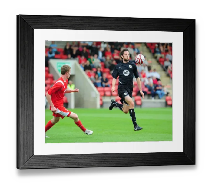 Framed Print : Bristol City vs. Cheltenham Town: Clash of Rivals - Pre-Season Friendly (09-10) Framed Print : Bristol City vs. Cheltenham Town: Clash of Rivals - Pre-Season Friendly (09-10)