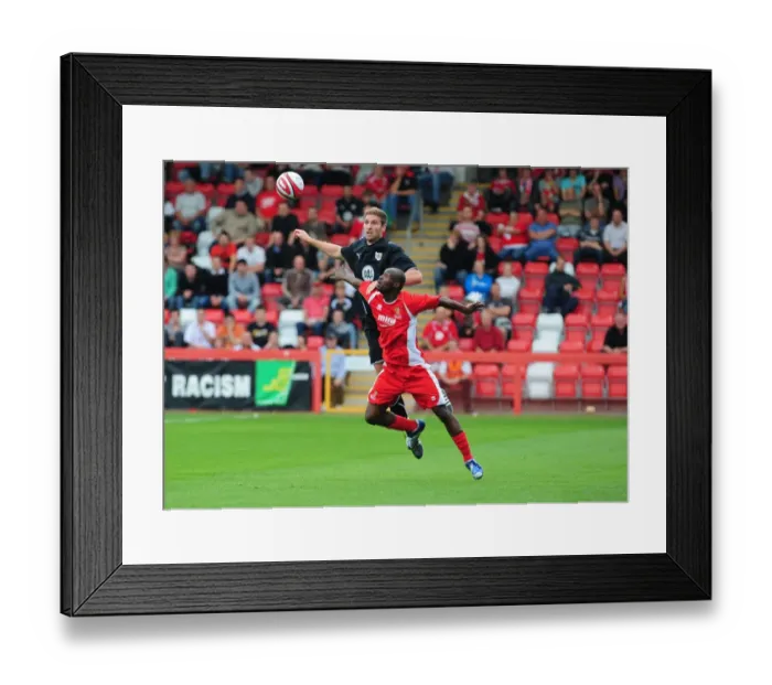 Framed Print : Bristol City vs. Cheltenham Town: Pre-Season Friendly - Season 09-10 Framed Print : Bristol City vs. Cheltenham Town: Pre-Season Friendly - Season 09-10