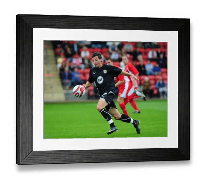 Framed Print : Bristol City vs. Cheltenham Town: 09-10 Pre-Season Friendly Framed Print : Bristol City vs. Cheltenham Town: 09-10 Pre-Season Friendly