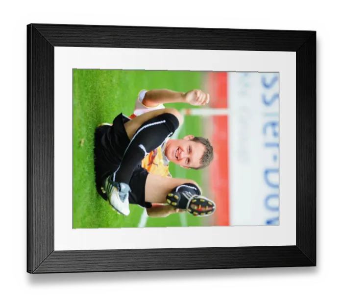 Framed Print : Bristol City vs Cheltenham Town: Pre-Season Friendly - Season 09-10 Framed Print : Bristol City vs Cheltenham Town: Pre-Season Friendly - Season 09-10