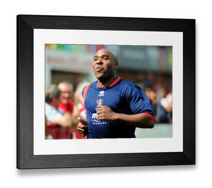 Framed Print : Bristol City vs. Cheltenham Town: Pre-Season Friendly - Season 09-10 Framed Print : Bristol City vs. Cheltenham Town: Pre-Season Friendly - Season 09-10