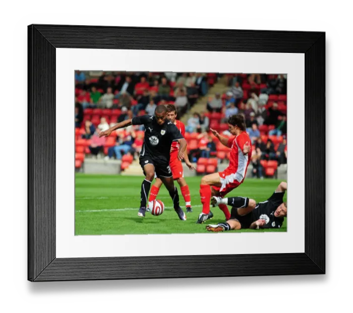 Framed Print : Bristol City vs. Cheltenham Town: 09-10 Pre-Season Friendly Framed Print : Bristol City vs. Cheltenham Town: 09-10 Pre-Season Friendly