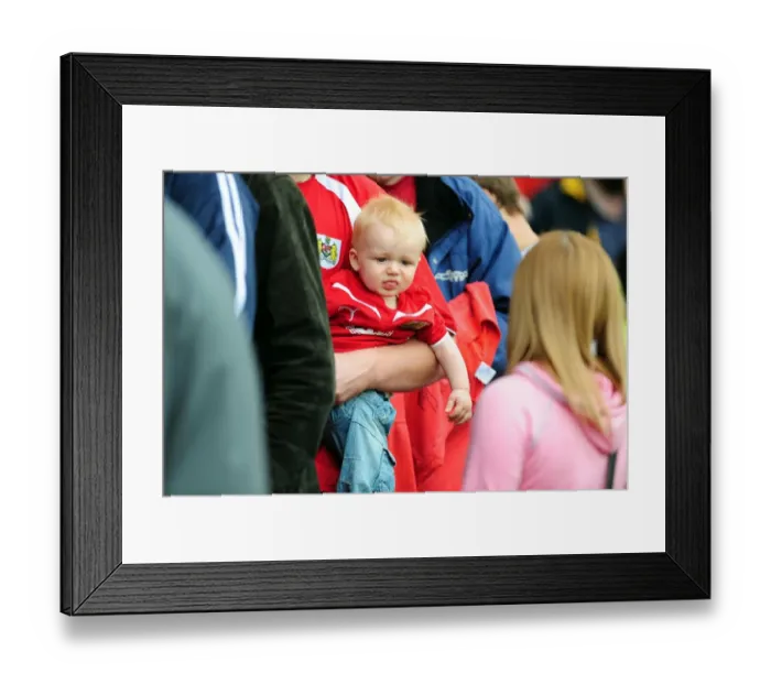 Framed Print : Bristol City Football Club: 09-10 First Team Open Day Framed Print : Bristol City Football Club: 09-10 First Team Open Day