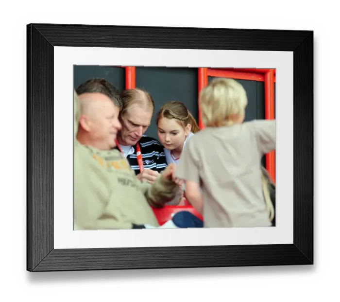 Framed Print : Bristol City FC: A Season Behind the Scenes (Open Day 09-10) Framed Print : Bristol City FC: A Season Behind the Scenes (Open Day 09-10)