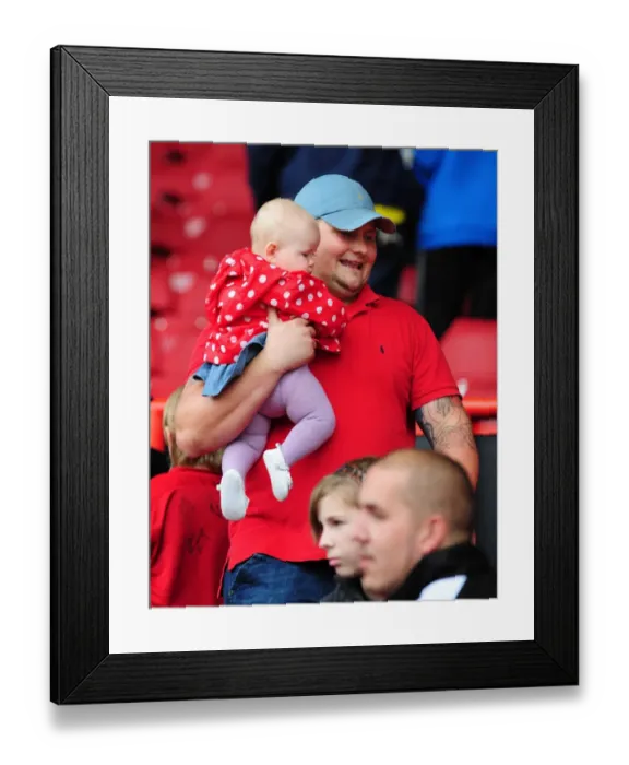 Framed Print : Behind-the-Scenes: Bristol City FC First Team Open Day (Season 09-10) Framed Print : Behind-the-Scenes: Bristol City FC First Team Open Day (Season 09-10)