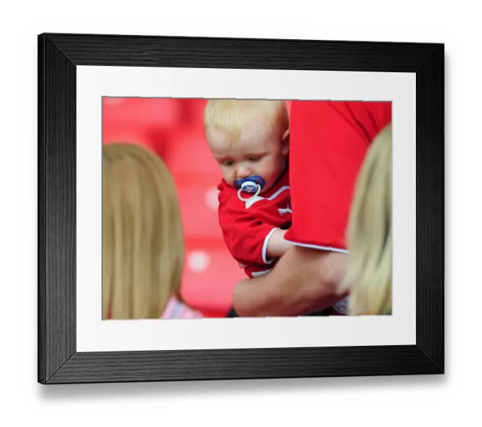Framed Print : Bristol City FC First Team Open Day 09-10: Behind the Scenes with the Squad Framed Print : Bristol City FC First Team Open Day 09-10: Behind the Scenes with the Squad