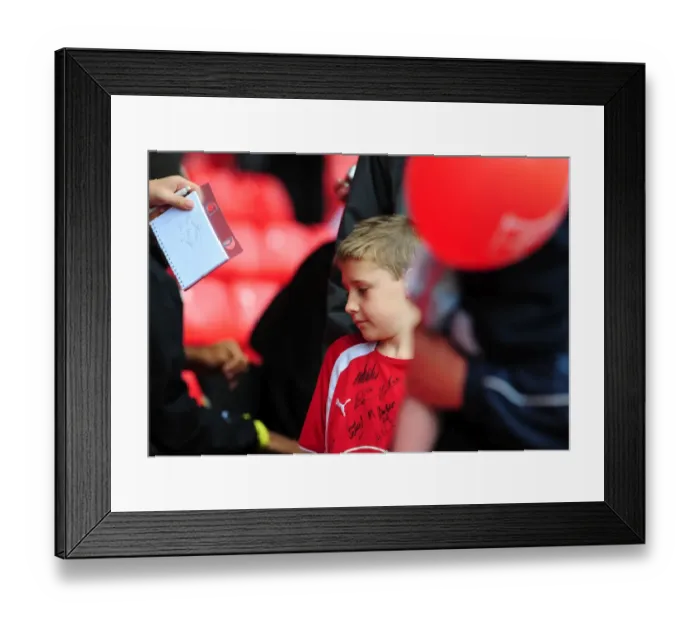 Framed Print : Bristol City FC First Team Open Day 09-10: Behind the Scenes with the Squad Framed Print : Bristol City FC First Team Open Day 09-10: Behind the Scenes with the Squad